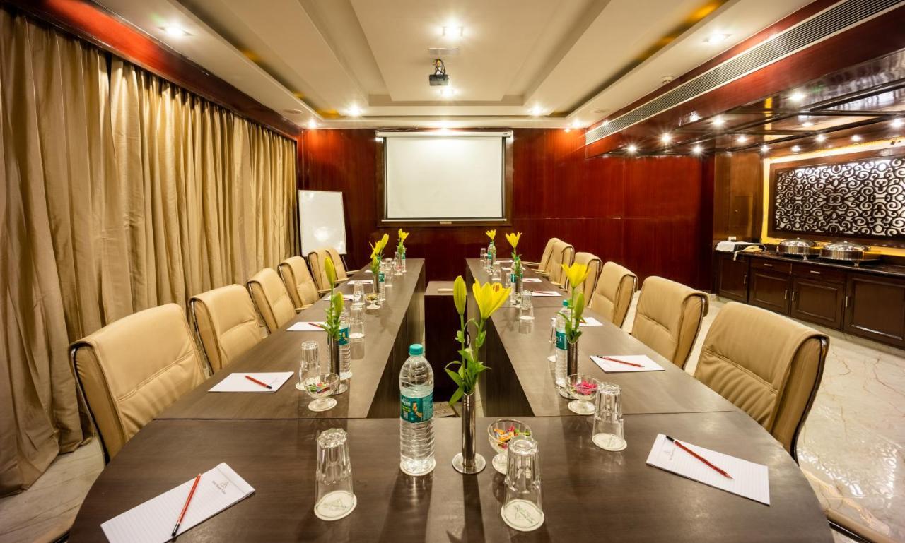 Hotel Shanti Palace Mahipalpur Нью-Делі Екстер'єр фото