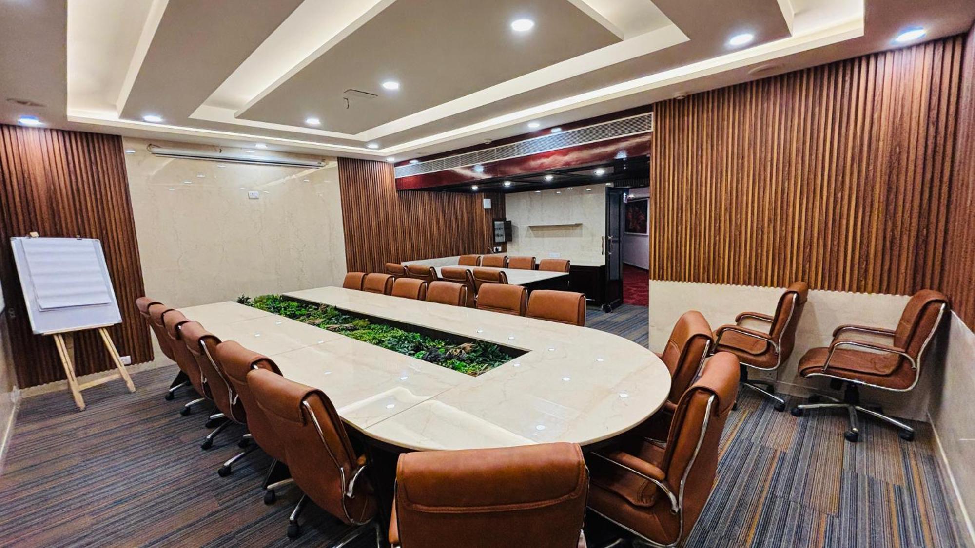 Hotel Shanti Palace Mahipalpur Нью-Делі Екстер'єр фото